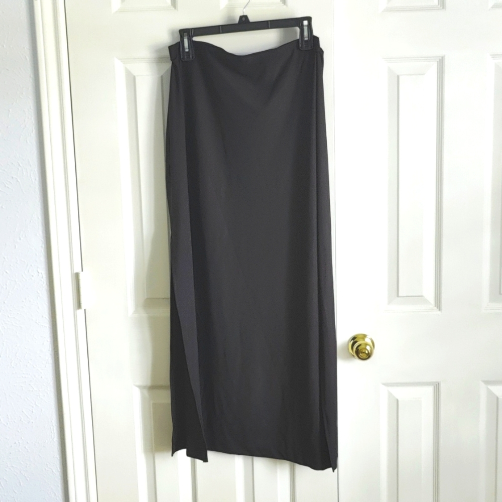 Women's Maxi Skirt (Black/Medium)